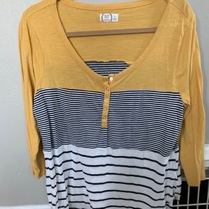 Maurices color block 3/4 sleeve shirt